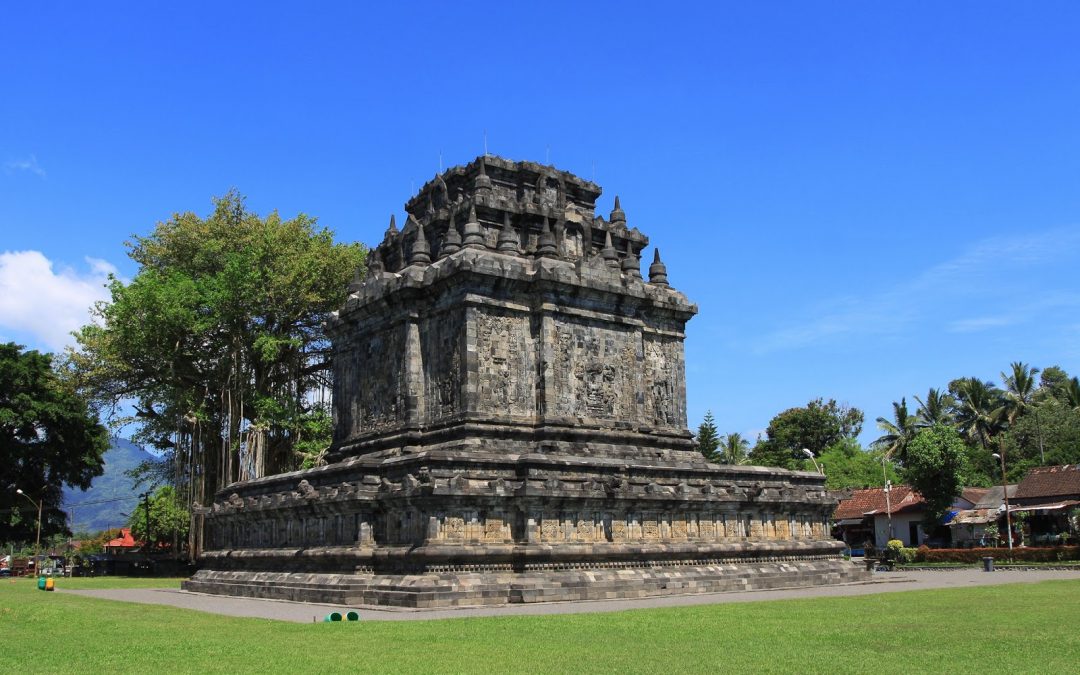 Borobudur Sunrise + Candirejo Village Tour + Pawon/Mendut + Tofu/Pottery Industry